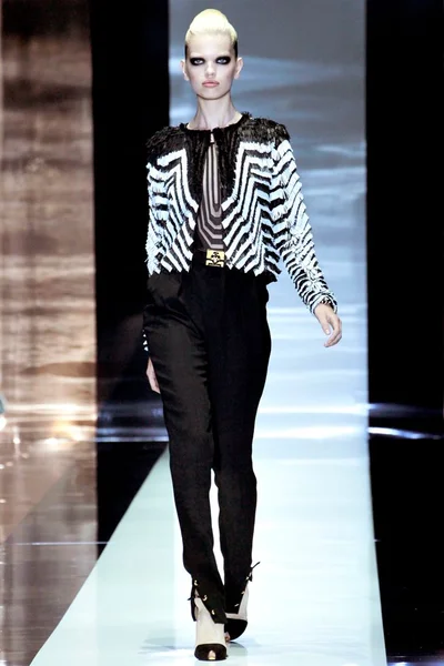 Look 18